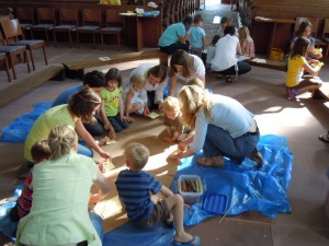 Wir falten Schiffchen aus Papier