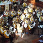 Musikverein mit Dirigent in Aktion