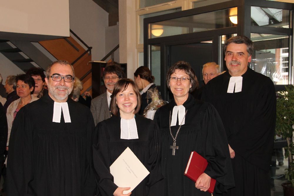 Ordinationsgruppe4 Bild Jasmin Lehmann die Gruppe der Ordinierenden mit Vera Schleich