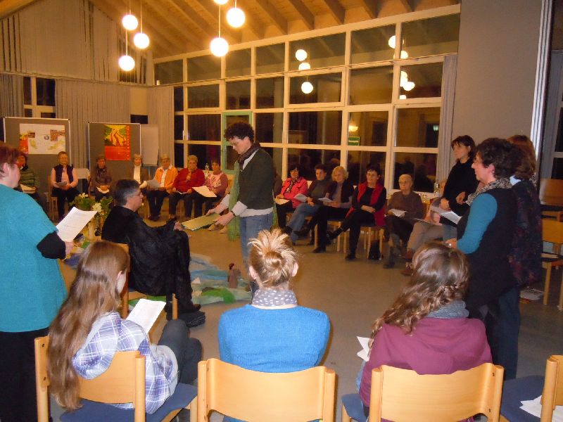 Weltgebetstag 2012 eine Szene aus der Geschichte von der bittenden Witwe